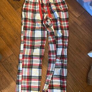 Old Navy plaid pj bottoms in Red and White